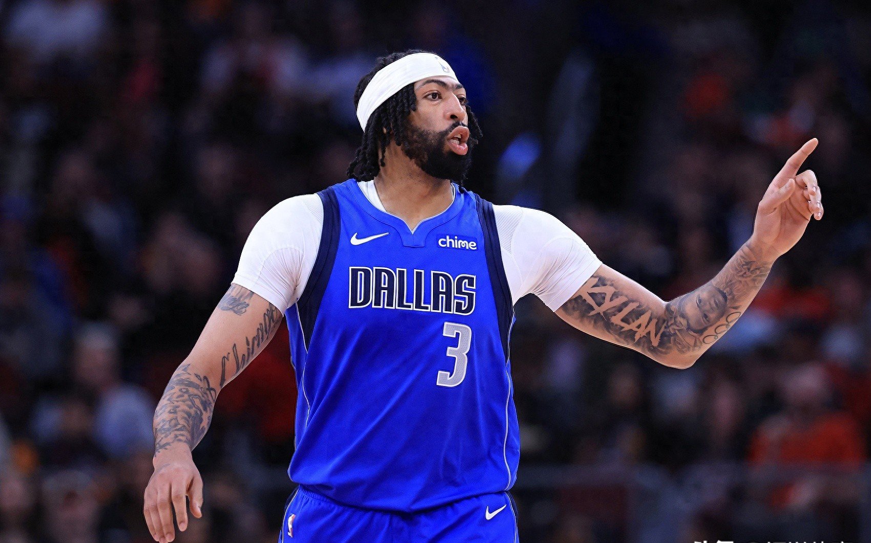 独行侠险胜掘金,浓眉哥状态火热 独行侠险胜掘金,浓眉哥状态火热