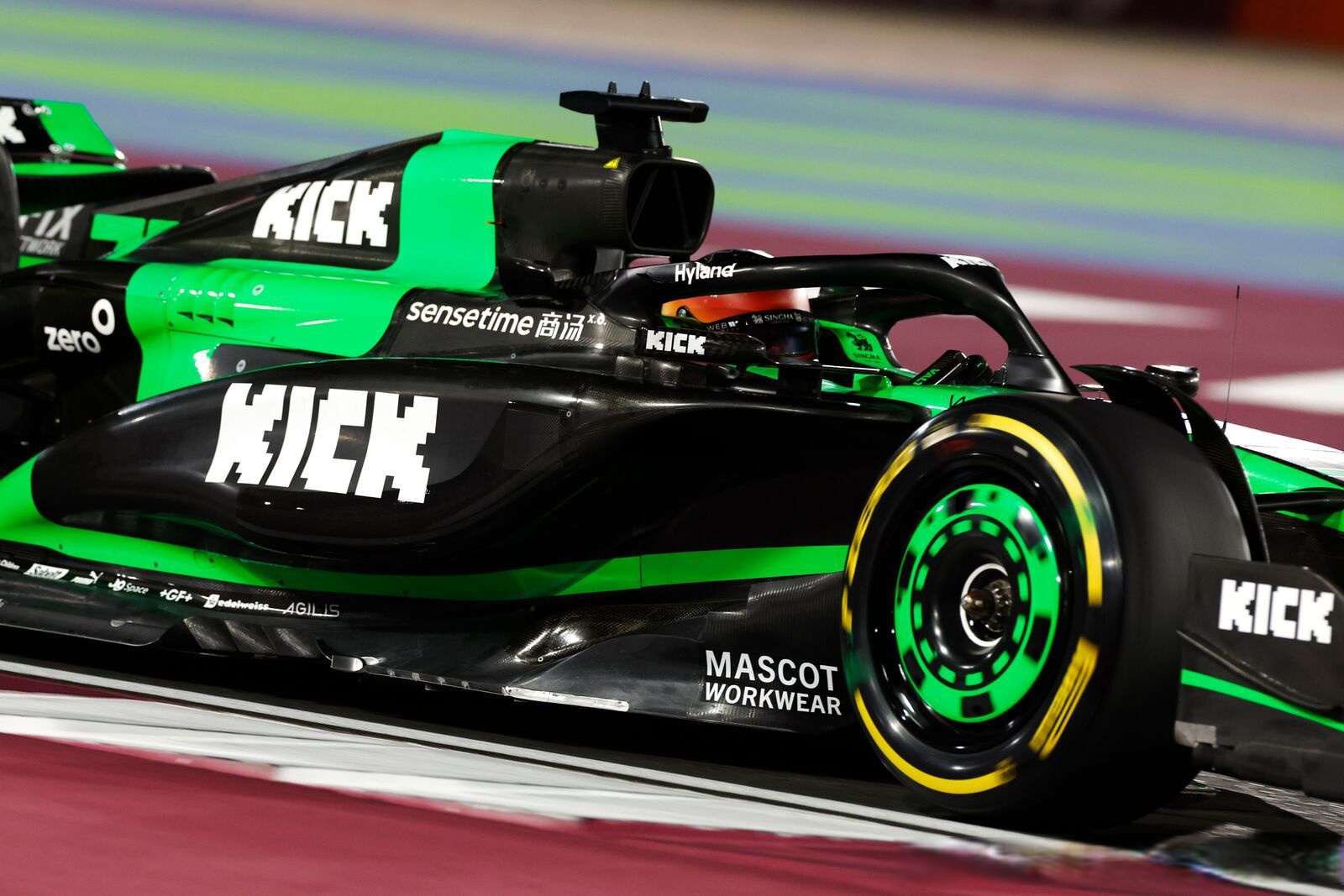 索伯车队碾压雷诺车队，周冠宇刷新纪录