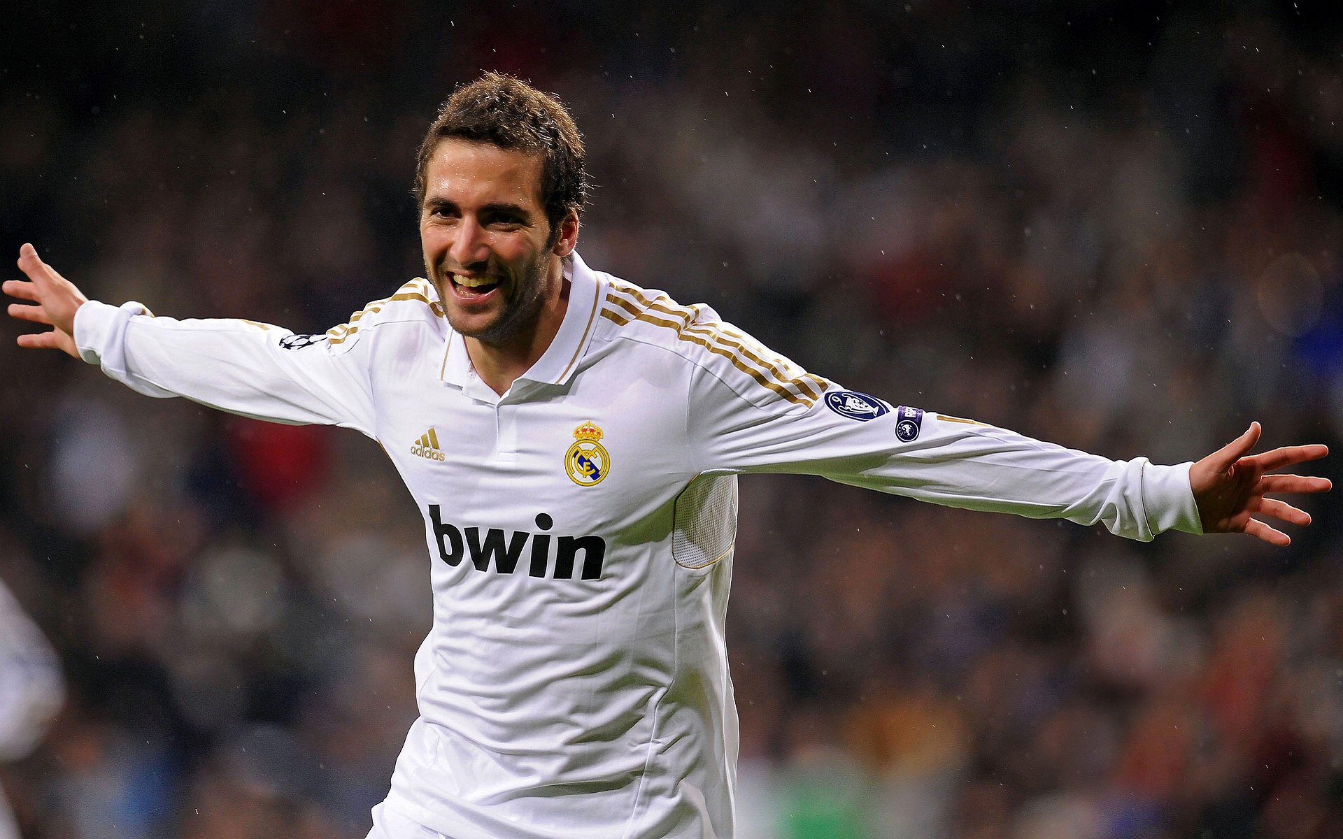 楚阿梅尼导演逆转好戏，墨西哥新星闪耀，乌克兰防线溃败记